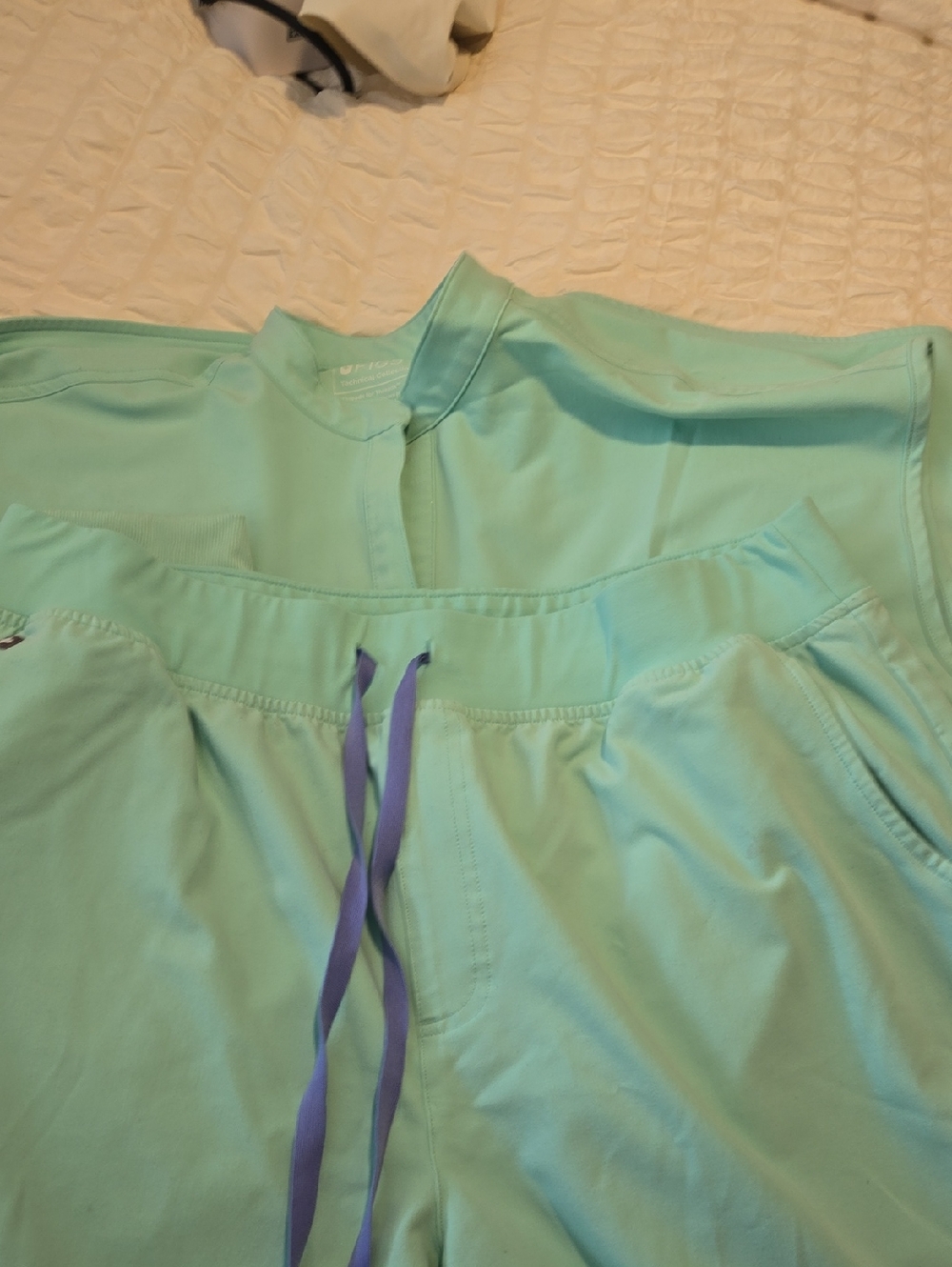 Figs Women's Mint Green Scrubs Set- Zamora Jogger And Mandarin Top